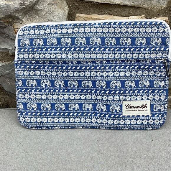 Canvas life Blue Elephant Print Laptop Sleeve 14" - Picture 10 of 10